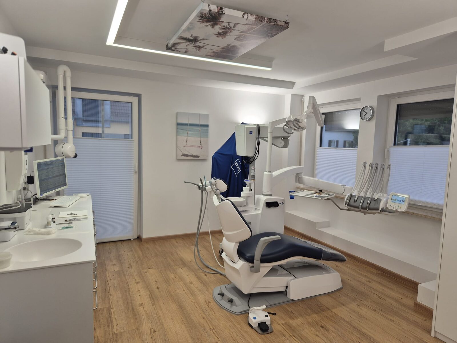 Modernes Behandlungszimmer